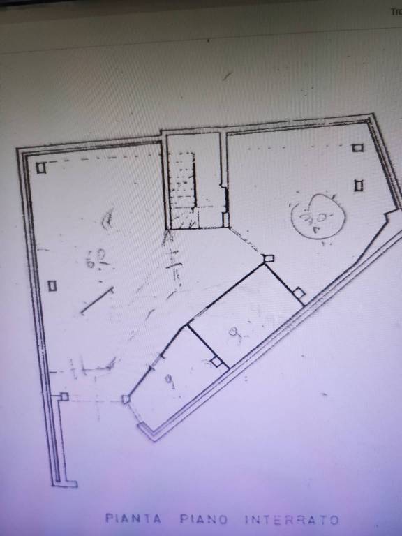 locale di sgombero in vendita a Civitavecchia