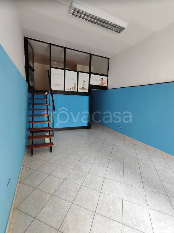 negozio in vendita a Civitavecchia