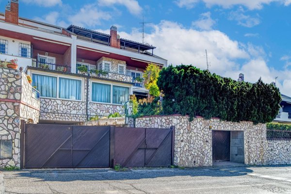 casa indipendente in vendita a Civitavecchia