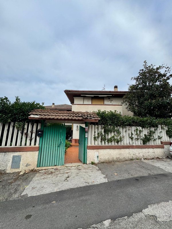 casa indipendente in vendita a Civitavecchia