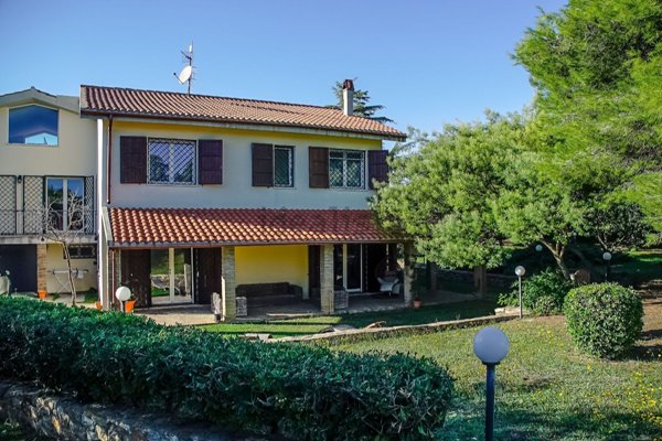 casa indipendente in vendita a Civitavecchia