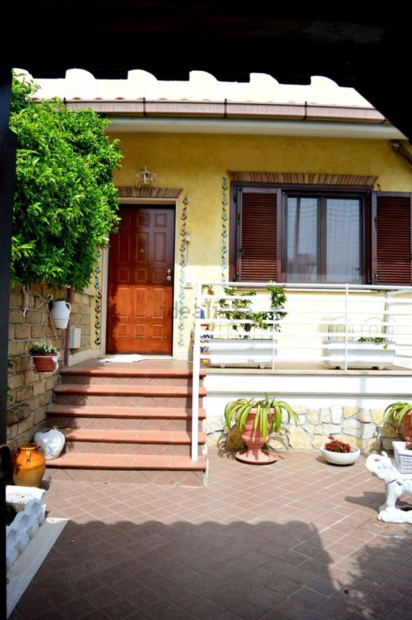casa indipendente in vendita a Civitavecchia