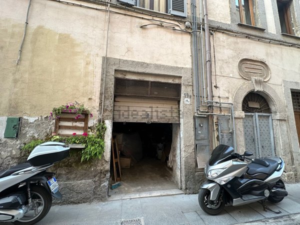 locale di sgombero in vendita a Civitavecchia in zona Aurelia