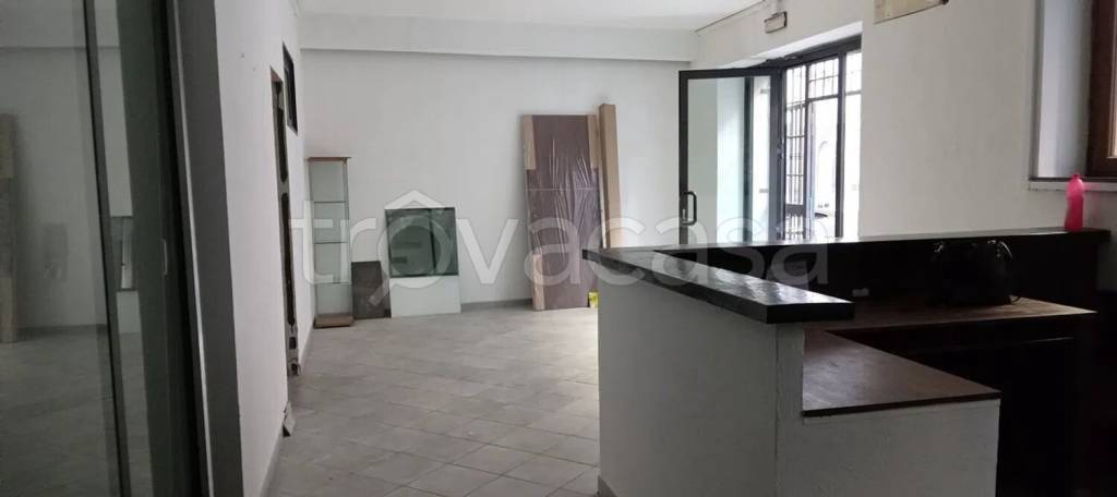 negozio in vendita a Civitavecchia