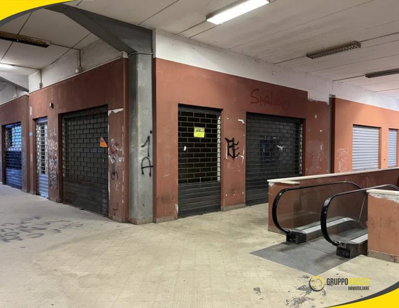 negozio in vendita a Civitavecchia