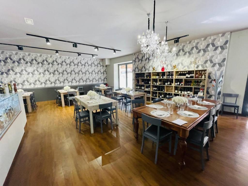 negozio in vendita a Civitavecchia