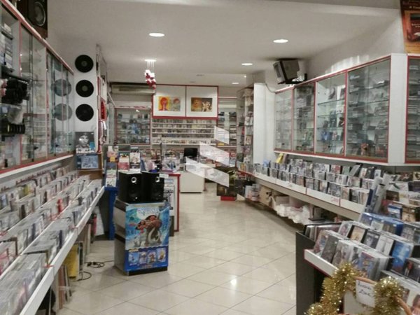 negozio in vendita a Civitavecchia