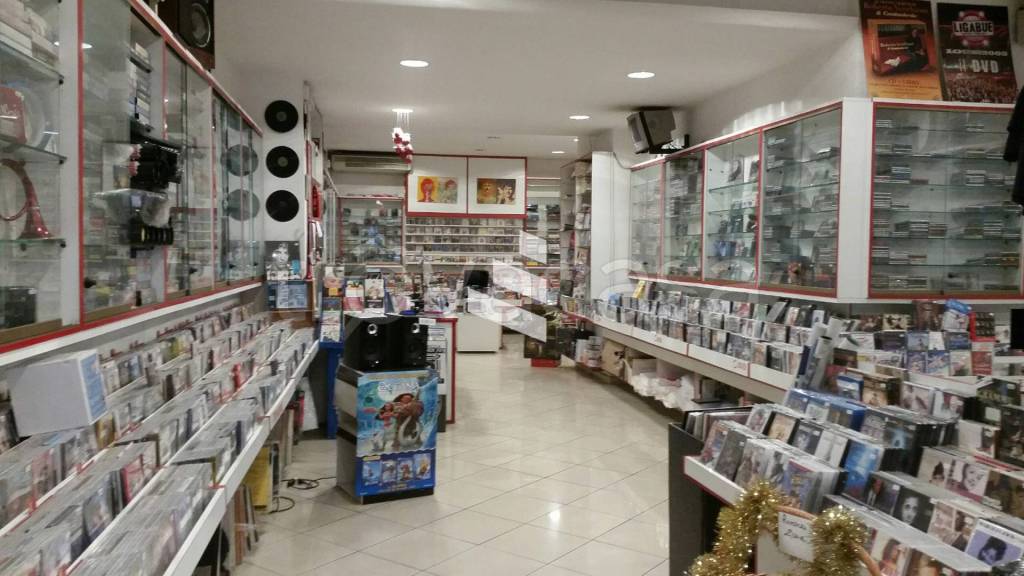 negozio in vendita a Civitavecchia