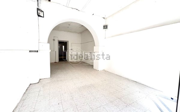 locale commerciale in vendita a Civitavecchia