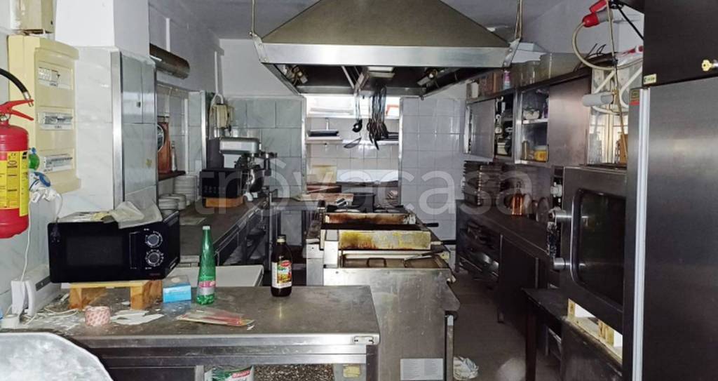 negozio in vendita a Civitavecchia in zona Aurelia