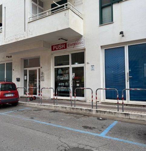negozio in vendita a Civitavecchia