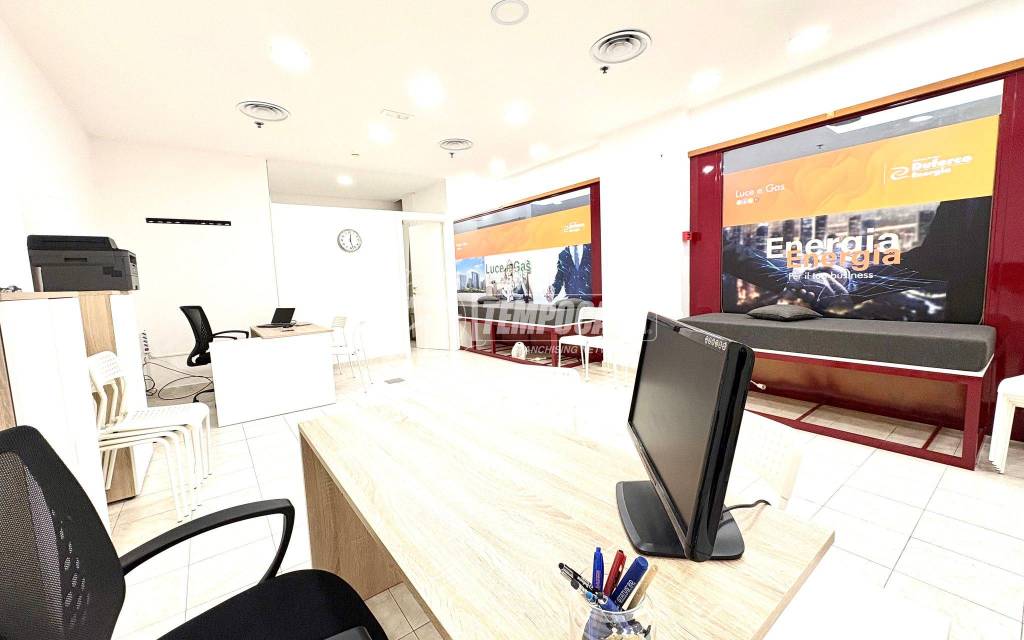 negozio in vendita a Civitavecchia