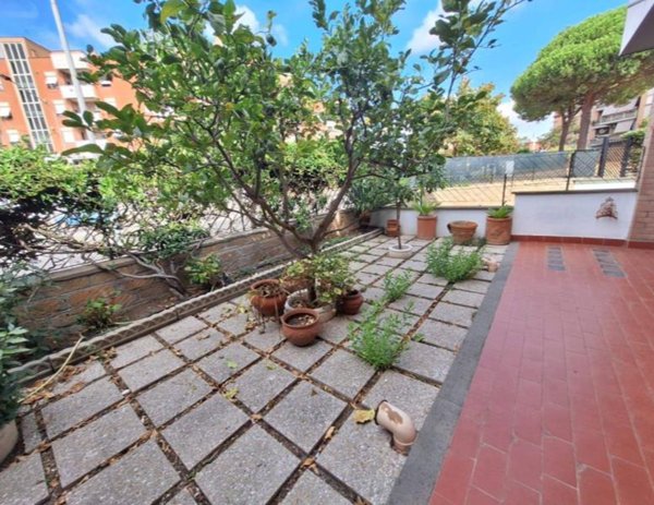 casa indipendente in vendita a Civitavecchia