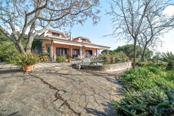 casa indipendente in vendita a Civitavecchia