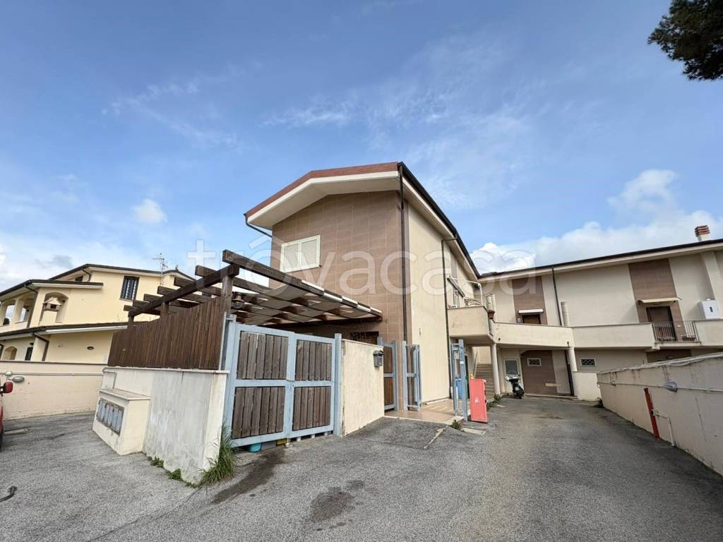 appartamento in vendita a Civitavecchia in zona Aurelia