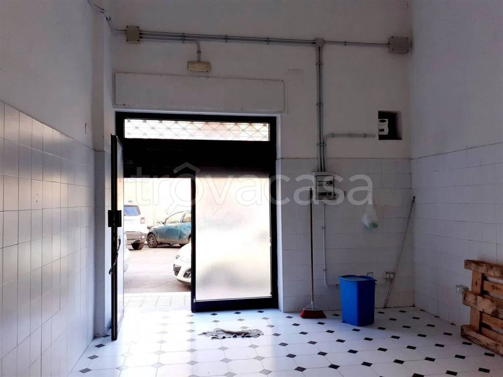 negozio in vendita a Civitavecchia