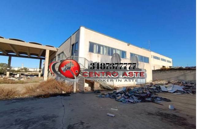 locale commerciale in vendita a Civitavecchia in zona Aurelia