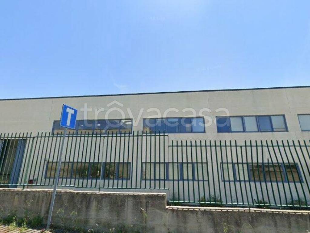 locale commerciale in vendita a Civitavecchia