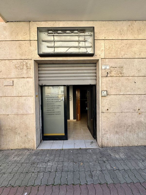 locale commerciale in vendita a Civitavecchia