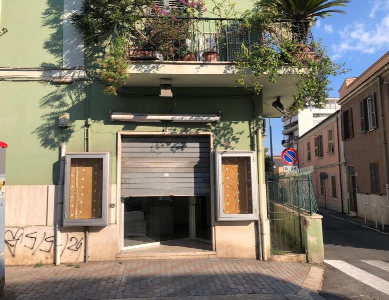 locale commerciale in vendita a Civitavecchia