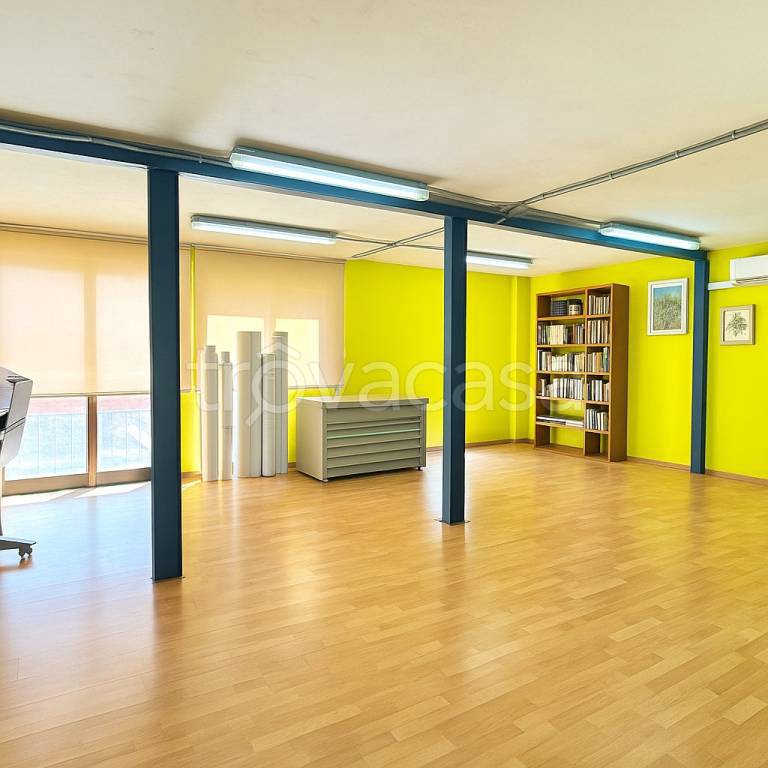 locale commerciale in vendita a Civitavecchia