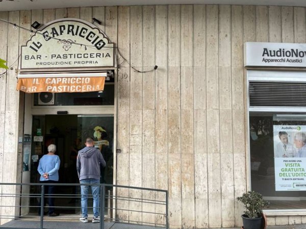 negozio in vendita a Civitavecchia