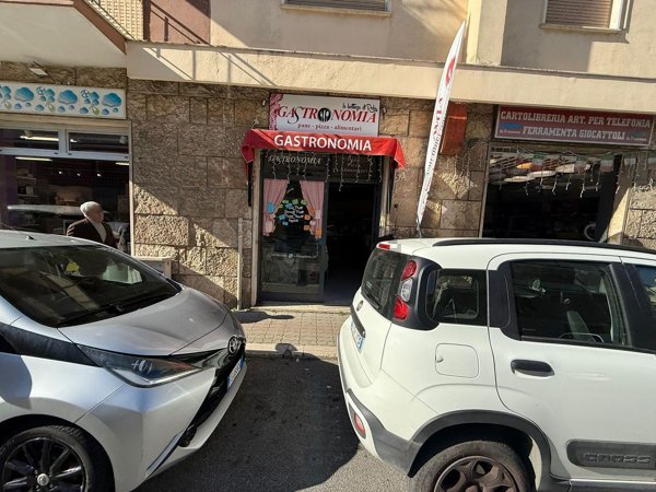 negozio in vendita a Civitavecchia