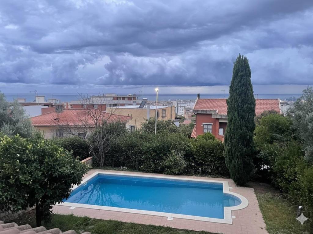 casa indipendente in vendita a Civitavecchia