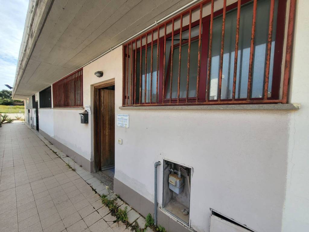 negozio in vendita a Civitavecchia