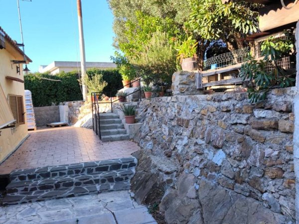 casa indipendente in vendita a Civitavecchia in zona Aurelia