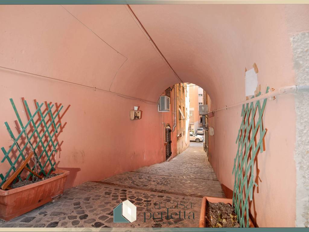 negozio in vendita a Civitavecchia