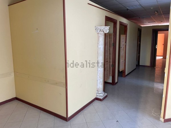 locale commerciale in vendita a Civitavecchia