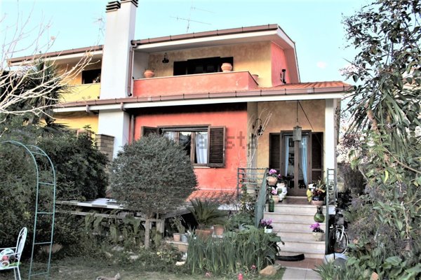 casa indipendente in vendita a Civitavecchia