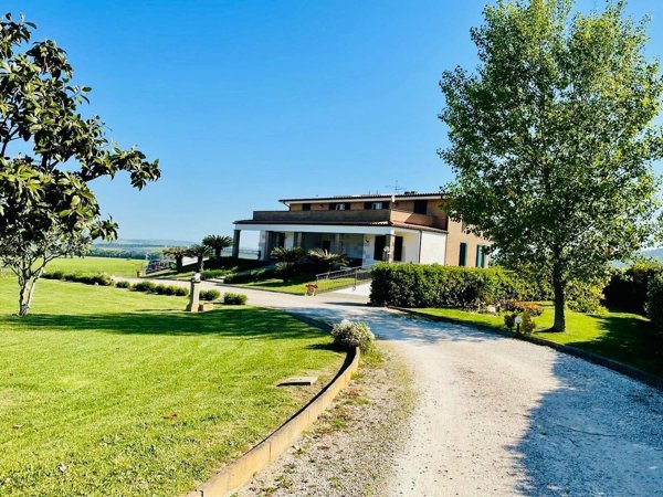 casa indipendente in vendita a Civitavecchia