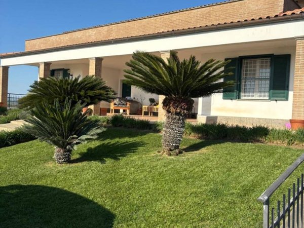 casa indipendente in vendita a Civitavecchia in zona Aurelia