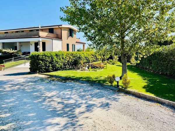 casa indipendente in vendita a Civitavecchia