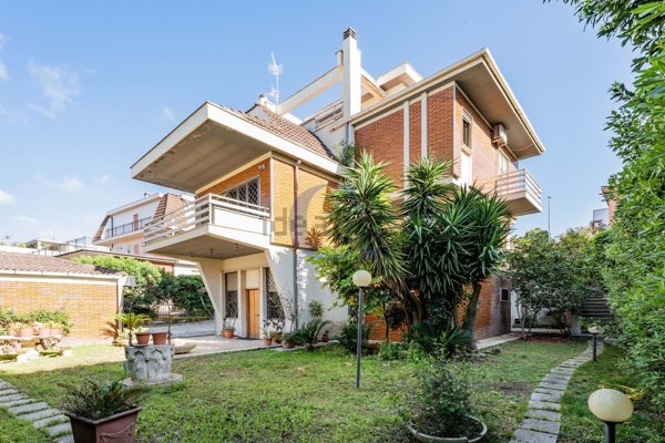 casa indipendente in vendita a Civitavecchia