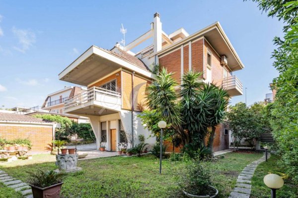 casa indipendente in vendita a Civitavecchia