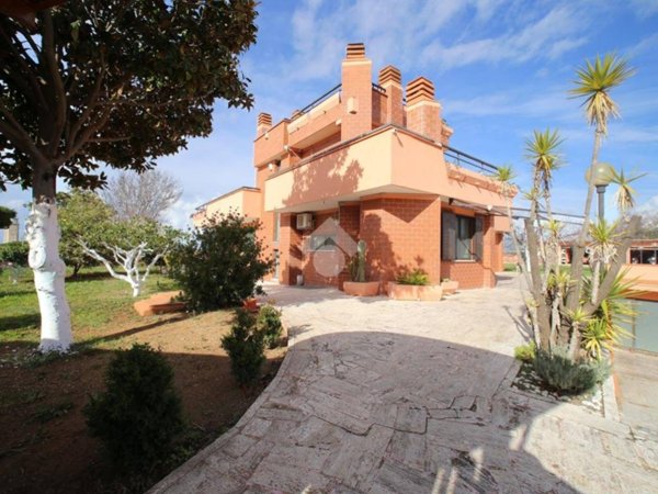 casa indipendente in vendita a Civitavecchia