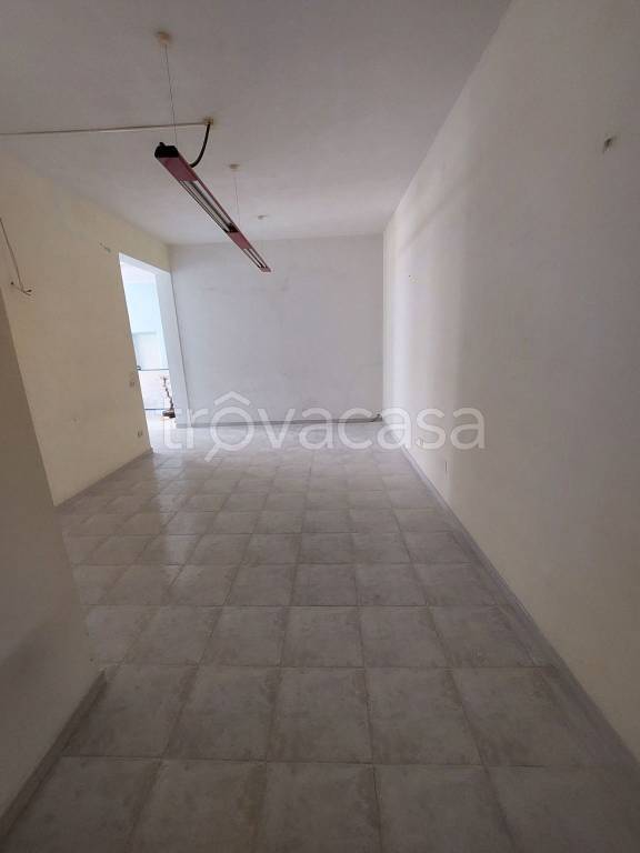 locale commerciale in vendita a Civitavecchia