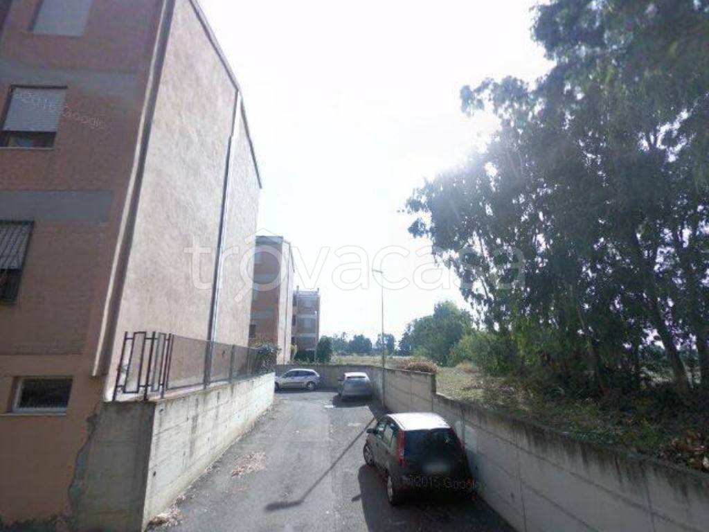 locale commerciale in vendita a Civitavecchia