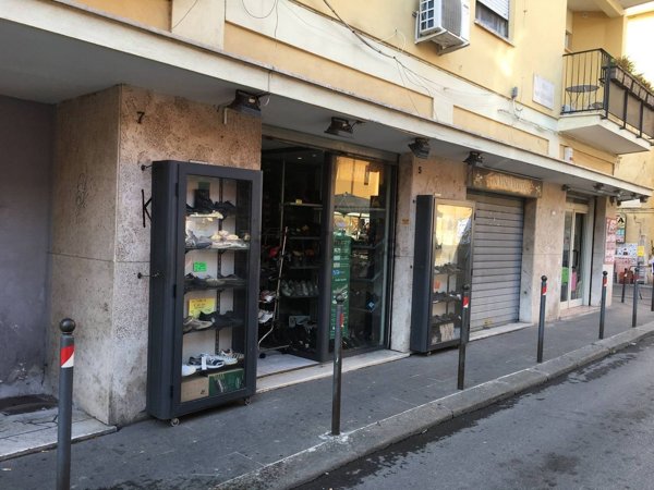 locale commerciale in vendita a Civitavecchia