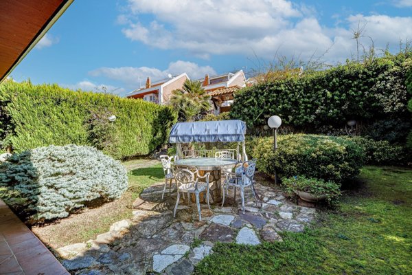 casa indipendente in vendita a Civitavecchia