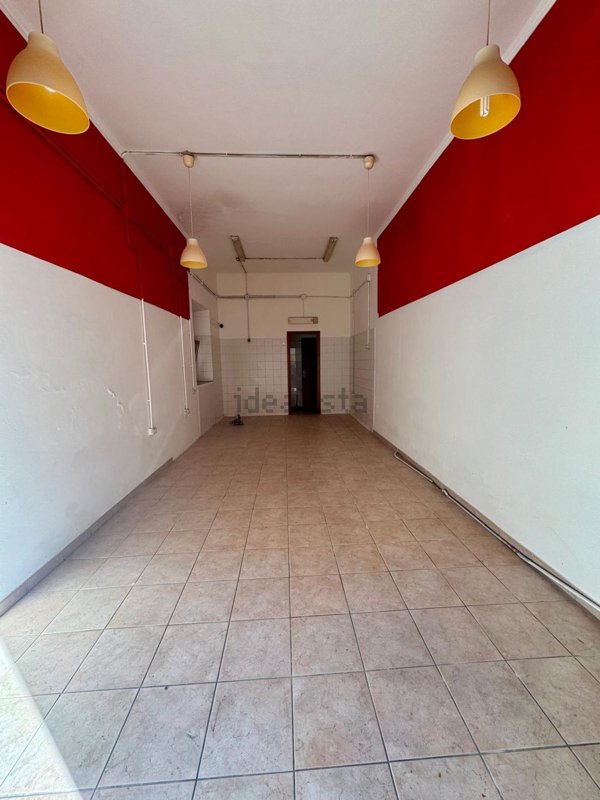 locale commerciale in vendita a Civitavecchia