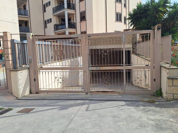 locale di sgombero in vendita a Civitavecchia