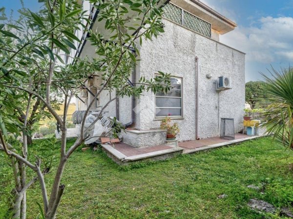 casa indipendente in vendita a Civitavecchia