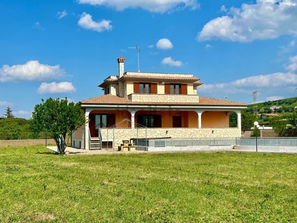 casa indipendente in vendita a Civitavecchia