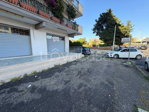 negozio in vendita a Civitavecchia