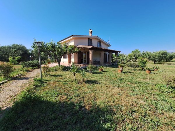 casa indipendente in vendita a Civitavecchia