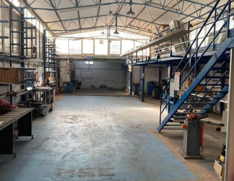 locale commerciale in vendita a Civitavecchia